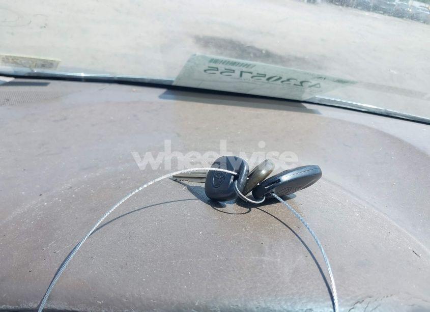 Photo 11 of 2005 Toyota Sienna XLE LIMITED (VIN 5TDBA22C25S039301)