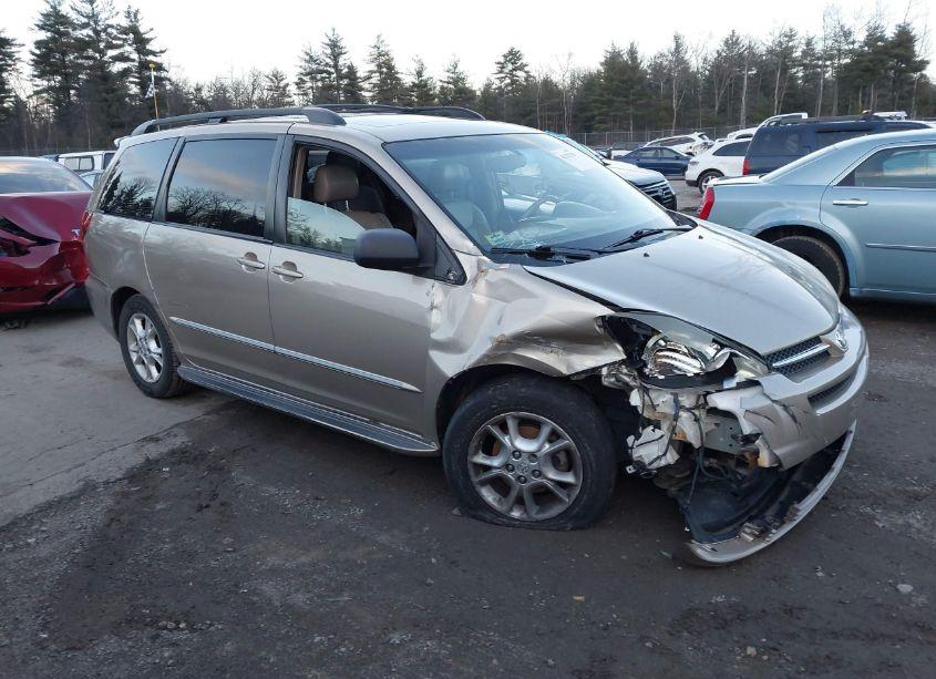2005 Toyota Sienna XLE LIMITED (VIN 5TDBA22C25S039413) main photo