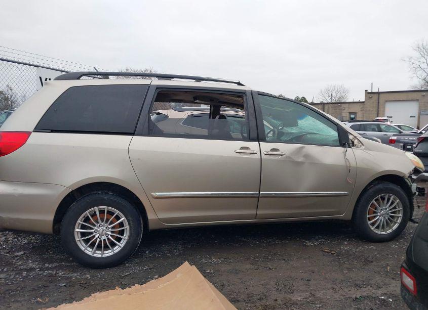 Photo 14 of 2006 Toyota Sienna XLE LIMITED (VIN 5TDBA22C26S067892)