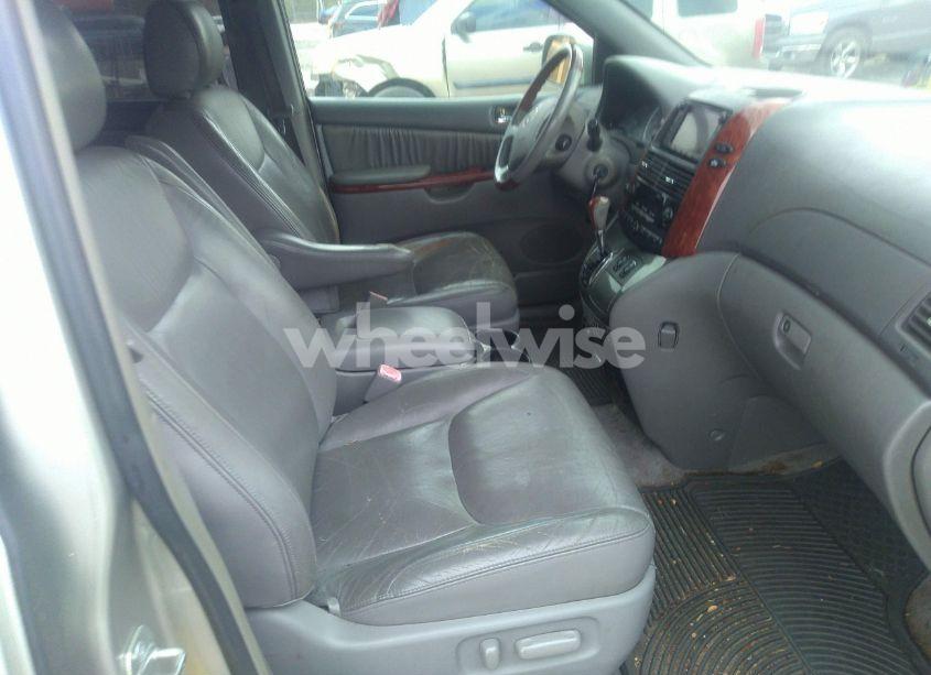 Photo 5 of 2005 Toyota Sienna XLE LIMITED (VIN 5TDBA22C35S045432)