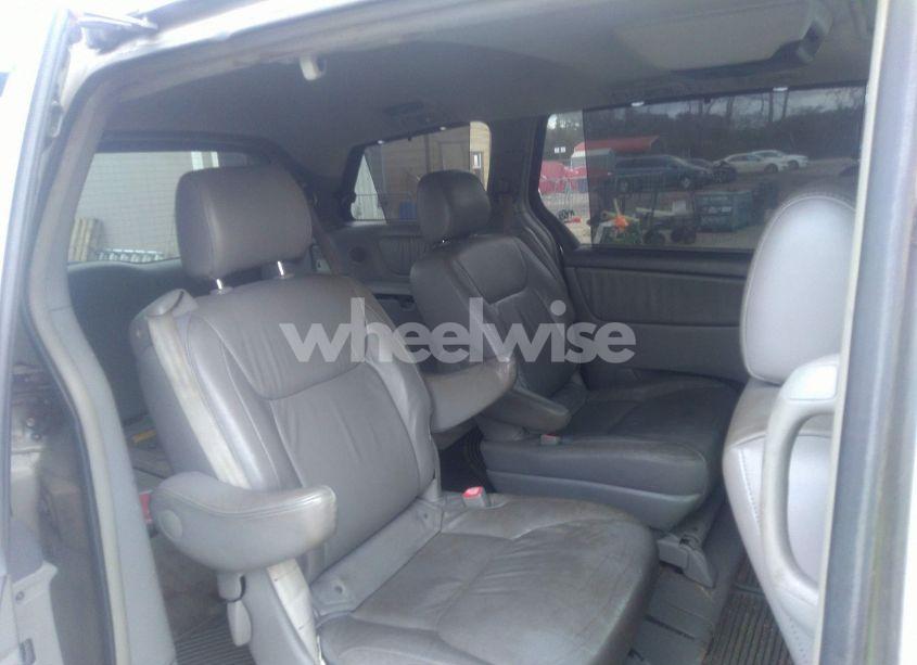 Photo 8 of 2005 Toyota Sienna XLE LIMITED (VIN 5TDBA22C35S045432)
