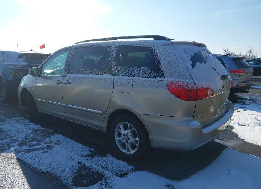Photo 6 of 2006 Toyota Sienna XLE LIMITED (VIN 5TDBA22C36S074933)