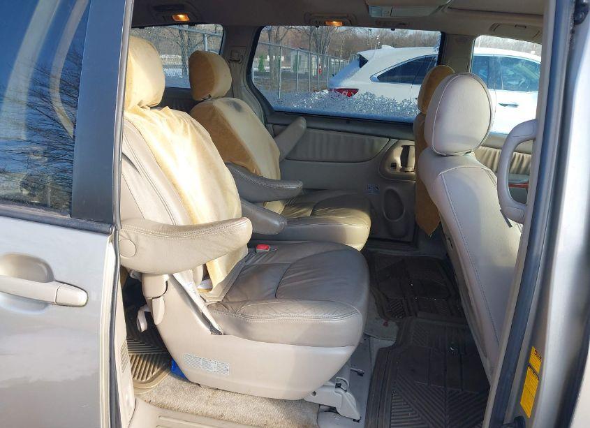 Photo 8 of 2006 Toyota Sienna XLE LIMITED (VIN 5TDBA22C36S074933)