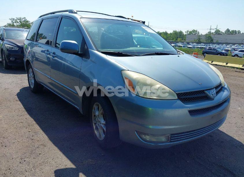 2004 Toyota Sienna XLE (VIN 5TDBA22C44S009361) main photo