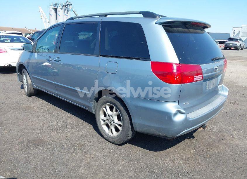 Photo 3 of 2004 Toyota Sienna XLE (VIN 5TDBA22C44S009361)
