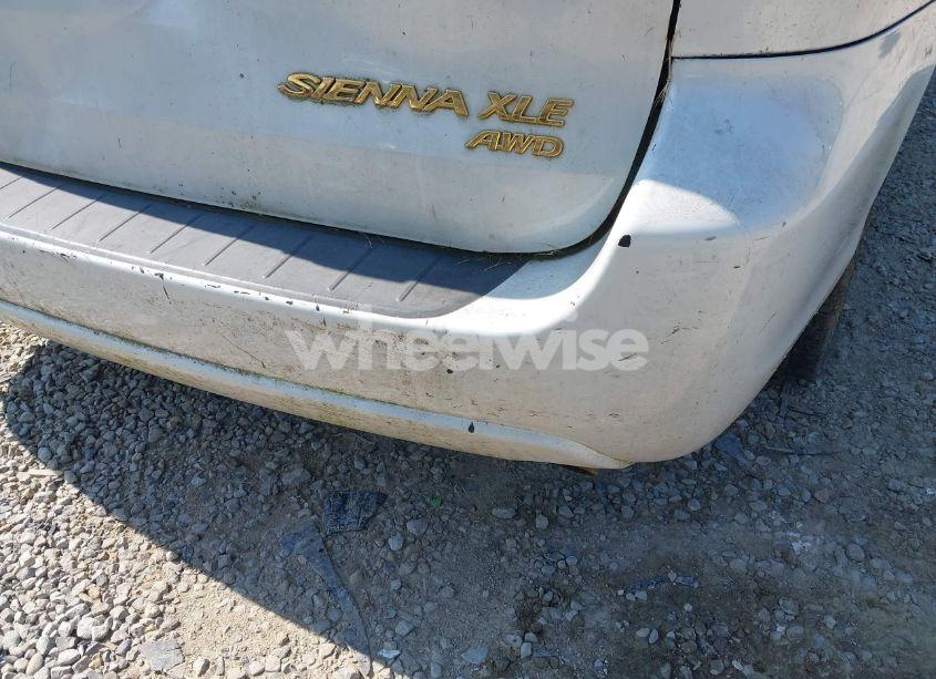 Photo 15 of 2004 Toyota Sienna XLE (VIN 5TDBA22C44S009473)