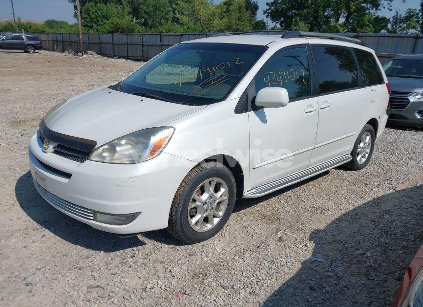 Photo 2 of 2004 Toyota Sienna XLE (VIN 5TDBA22C44S009473)