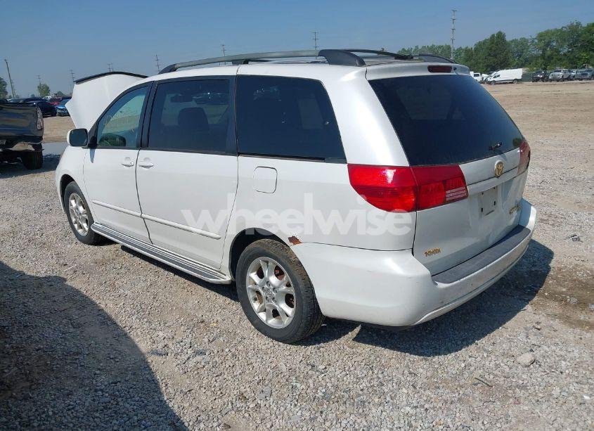 Photo 3 of 2004 Toyota Sienna XLE (VIN 5TDBA22C44S009473)
