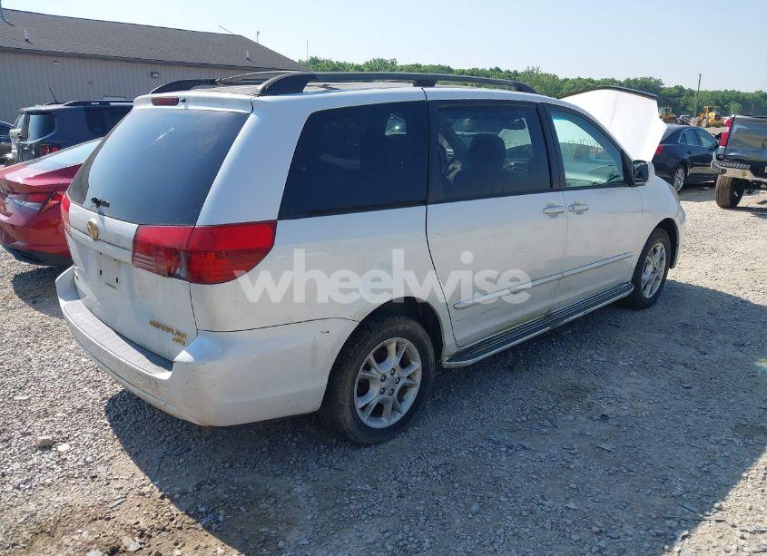 Photo 4 of 2004 Toyota Sienna XLE (VIN 5TDBA22C44S009473)