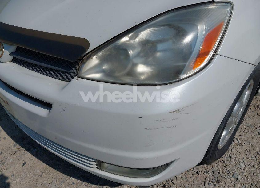 Photo 6 of 2004 Toyota Sienna XLE (VIN 5TDBA22C44S009473)