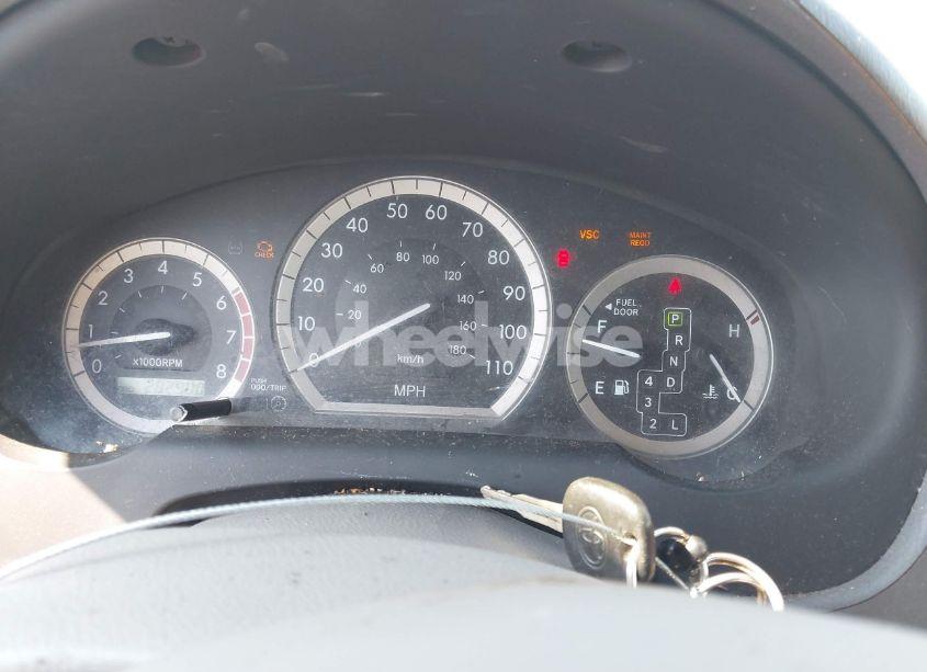 Photo 7 of 2004 Toyota Sienna XLE (VIN 5TDBA22C44S009473)