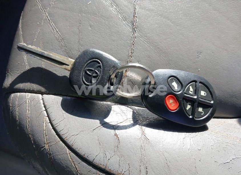 Photo 11 of 2004 Toyota Sienna XLE (VIN 5TDBA22C44S025446)