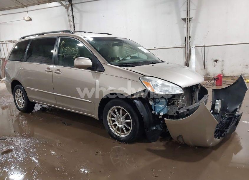 2005 Toyota Sienna XLE (VIN 5TDBA22C45S034584) main photo
