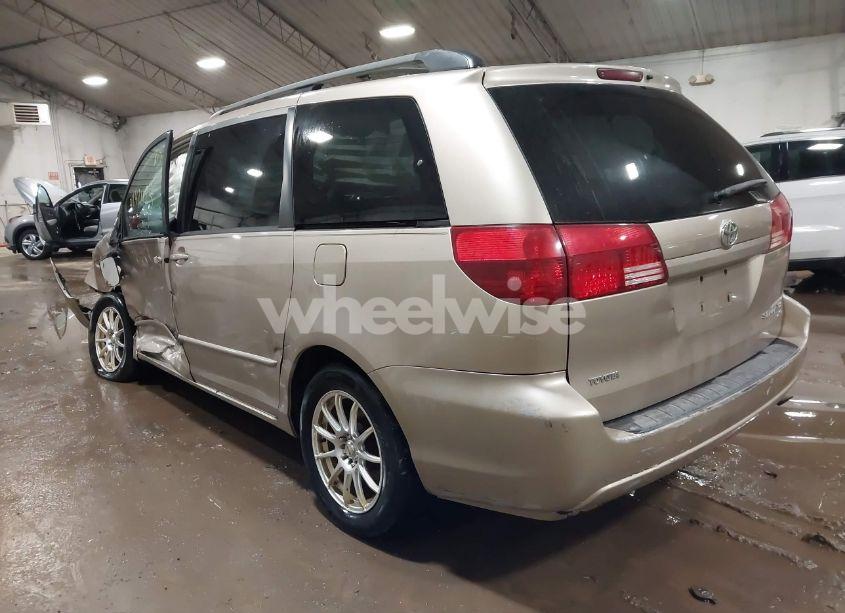 Photo 3 of 2005 Toyota Sienna XLE (VIN 5TDBA22C45S034584)