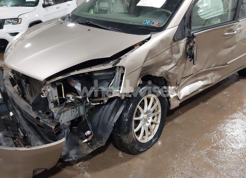 Photo 6 of 2005 Toyota Sienna XLE (VIN 5TDBA22C45S034584)