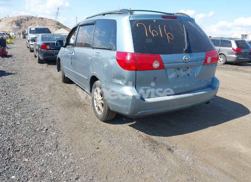 Photo 3 of 2006 Toyota Sienna XLE (VIN 5TDBA22C46S061561)
