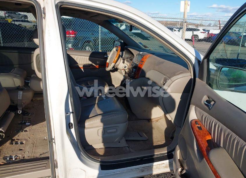 Photo 5 of 2006 Toyota Sienna XLE LIMITED (VIN 5TDBA22C46S062239)