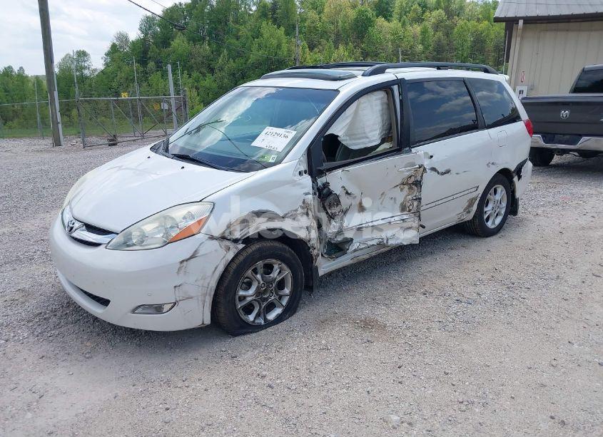 Photo 2 of 2006 Toyota Sienna XLE LIMITED (VIN 5TDBA22C46S067067)