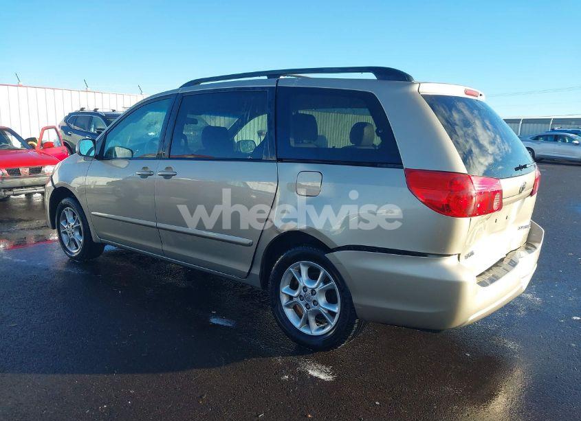 Photo 3 of 2006 Toyota Sienna XLE (VIN 5TDBA22C56S076943)