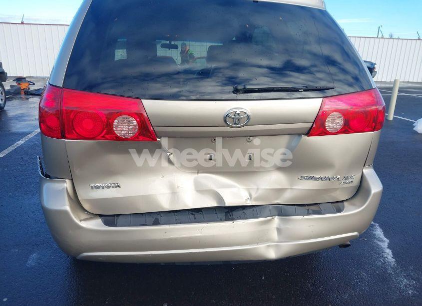 Photo 6 of 2006 Toyota Sienna XLE (VIN 5TDBA22C56S076943)