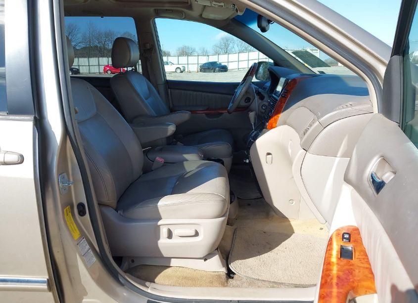Photo 5 of 2006 Toyota Sienna XLE LIMITED (VIN 5TDBA22C66S063991)