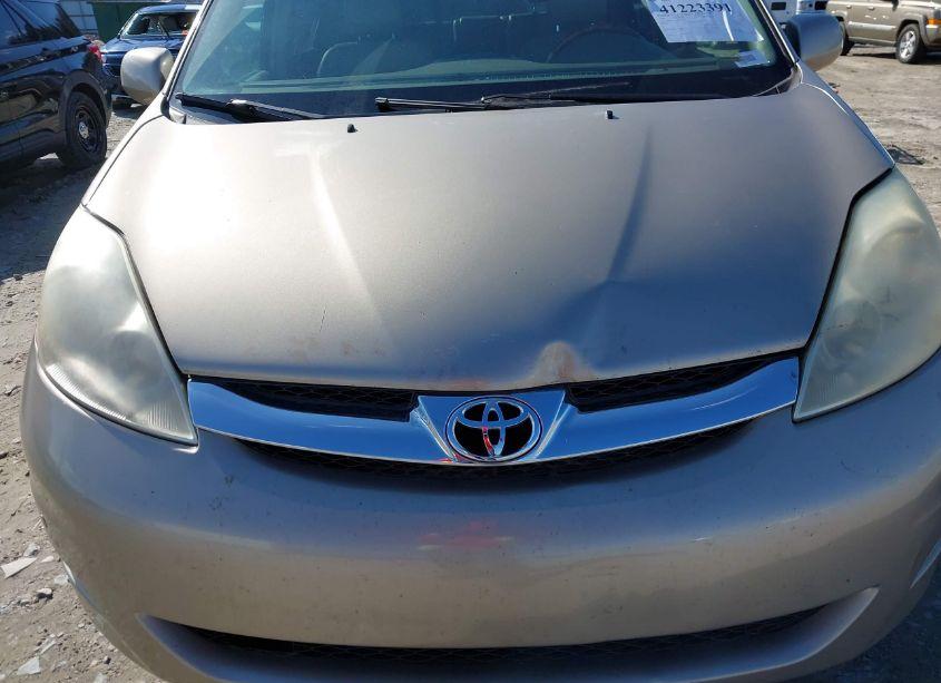 Photo 6 of 2006 Toyota Sienna XLE LIMITED (VIN 5TDBA22C66S063991)