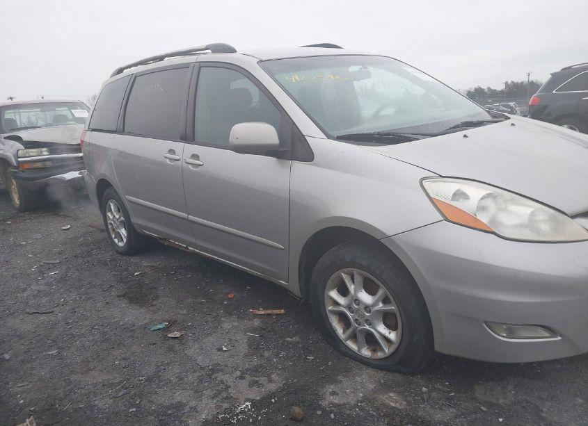 Photo 6 of 2006 Toyota Sienna XLE (VIN 5TDBA22C66S075087)