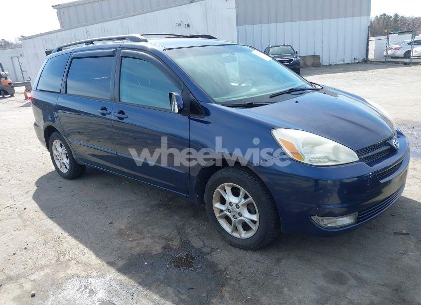 2004 Toyota Sienna XLE (VIN 5TDBA22C74S011380) main photo