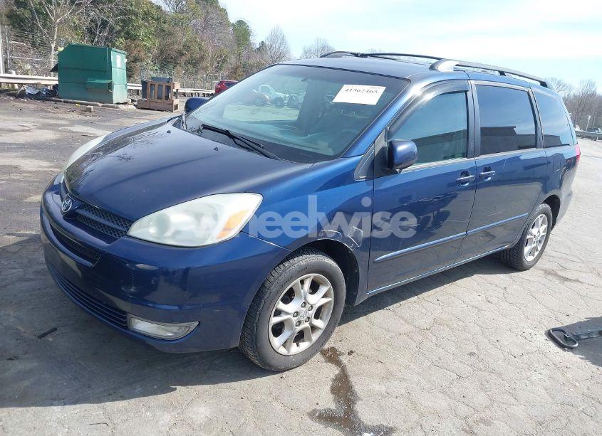 Photo 2 of 2004 Toyota Sienna XLE (VIN 5TDBA22C74S011380)