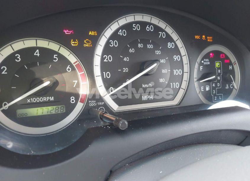 Photo 7 of 2004 Toyota Sienna XLE (VIN 5TDBA22C74S011380)