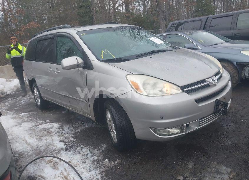 2004 Toyota Sienna XLE LIMITED (VIN 5TDBA22C74S014781) main photo
