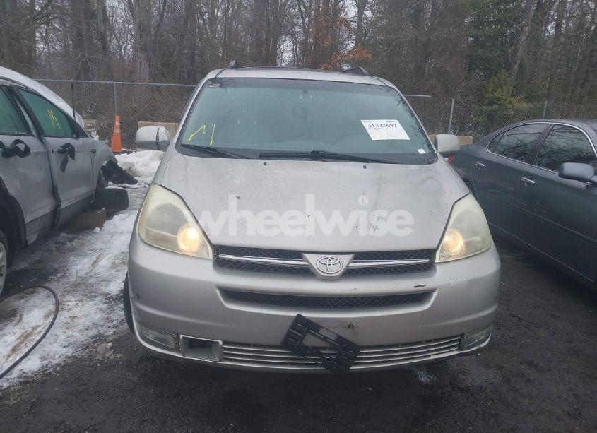 Photo 12 of 2004 Toyota Sienna XLE LIMITED (VIN 5TDBA22C74S014781)