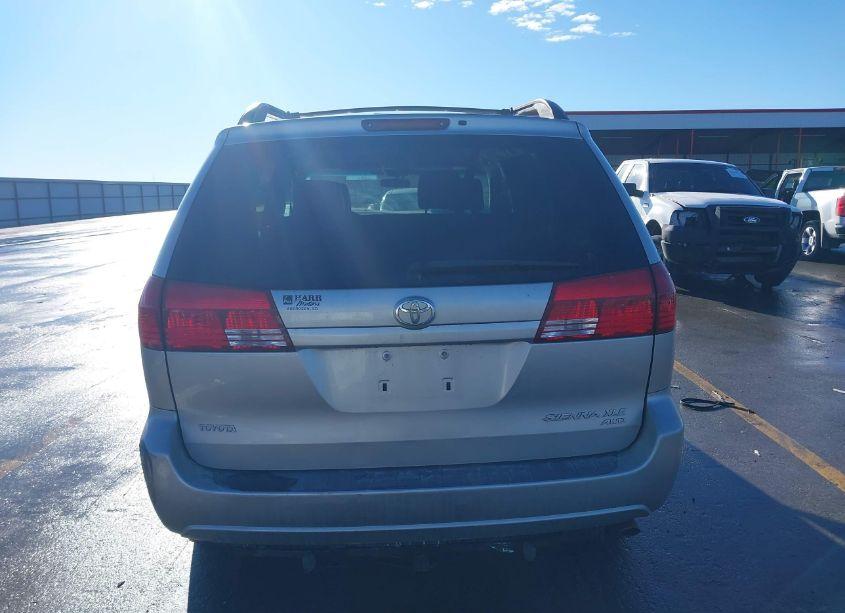 Photo 17 of 2004 Toyota Sienna XLE (VIN 5TDBA22C74S027935)