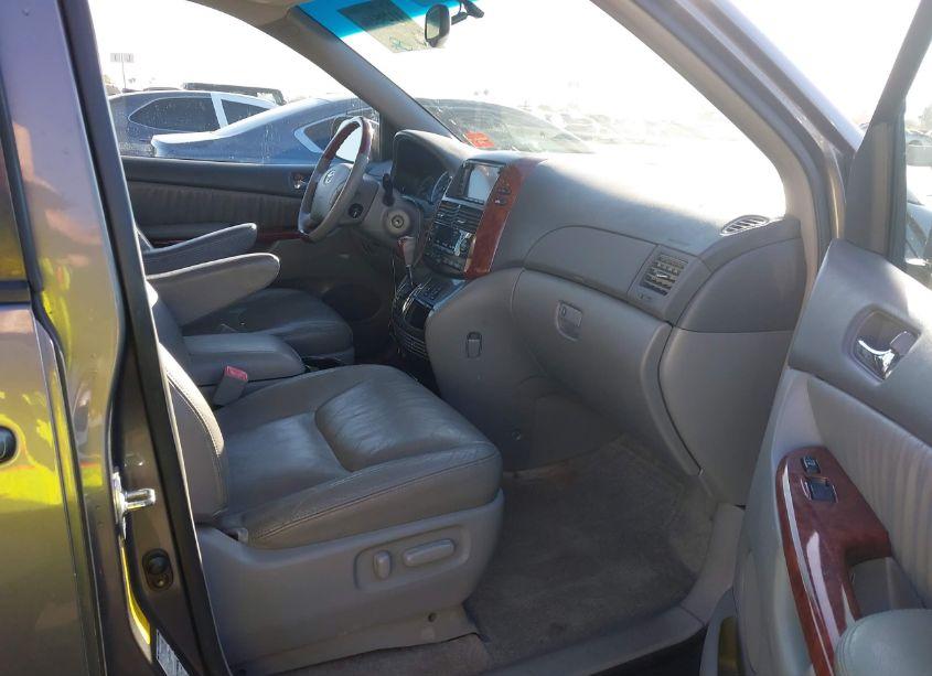 Photo 5 of 2005 Toyota Sienna XLE LIMITED (VIN 5TDBA22C75S034241)