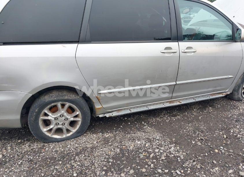 Photo 6 of 2005 Toyota Sienna XLE LIMITED (VIN 5TDBA22C75S043148)