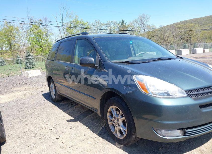 Photo 12 of 2005 Toyota Sienna XLE (VIN 5TDBA22C75S051329)