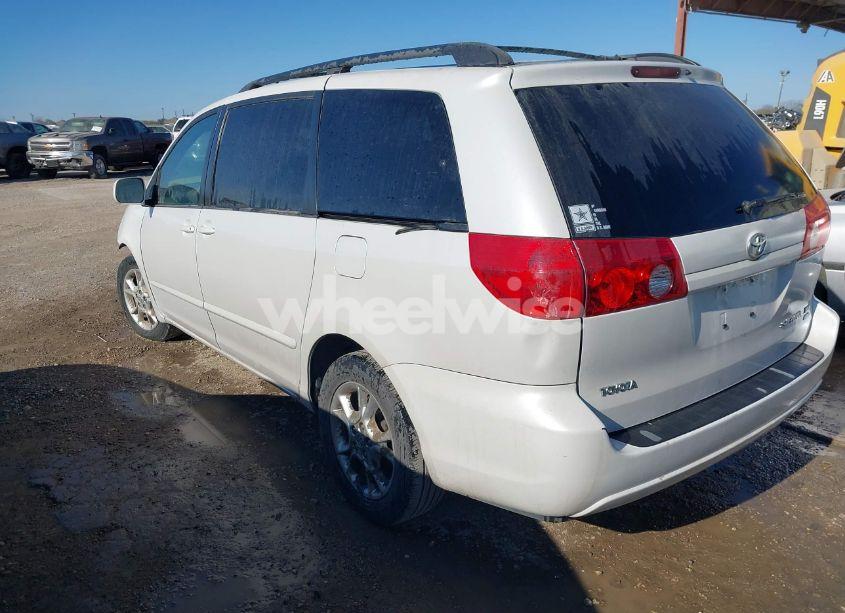Photo 3 of 2006 Toyota Sienna XLE (VIN 5TDBA22C76S064437)