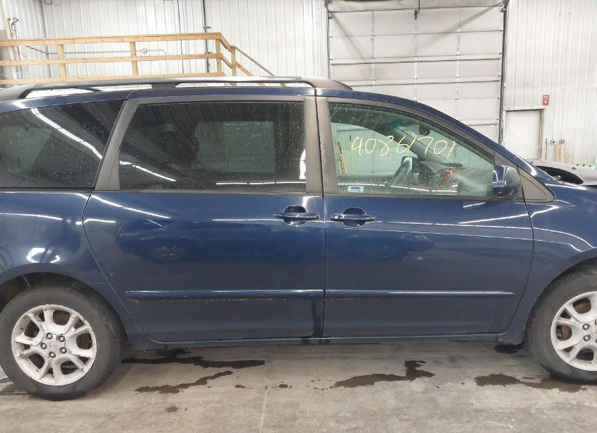 Photo 14 of 2006 Toyota Sienna XLE (VIN 5TDBA22C76S066852)