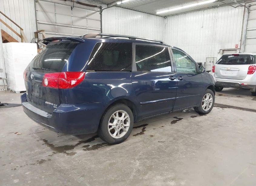 Photo 4 of 2006 Toyota Sienna XLE (VIN 5TDBA22C76S066852)