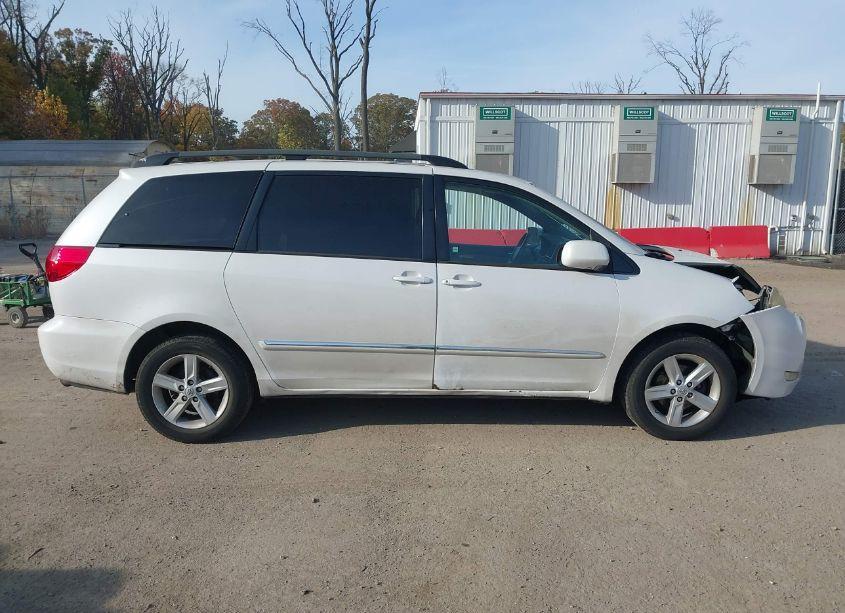 Photo 13 of 2006 Toyota Sienna XLE LIMITED (VIN 5TDBA22C76S070934)
