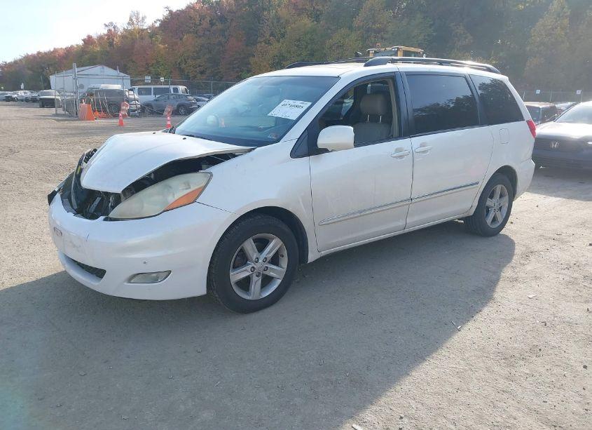 Photo 2 of 2006 Toyota Sienna XLE LIMITED (VIN 5TDBA22C76S070934)