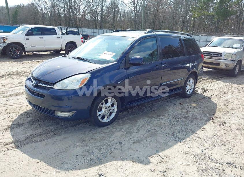 Photo 2 of 2004 Toyota Sienna XLE LIMITED (VIN 5TDBA22C84S003370)