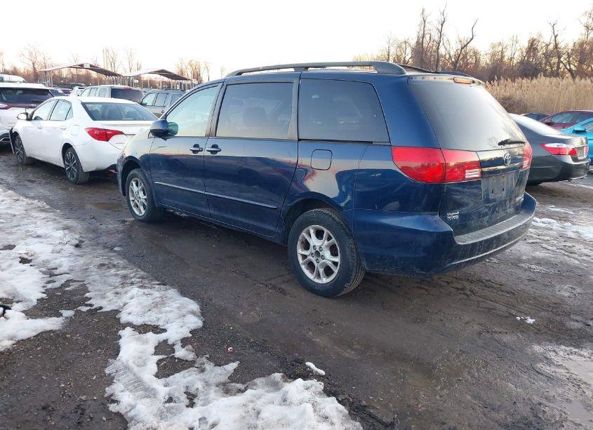 Photo 3 of 2004 Toyota Sienna XLE (VIN 5TDBA22C84S006379)