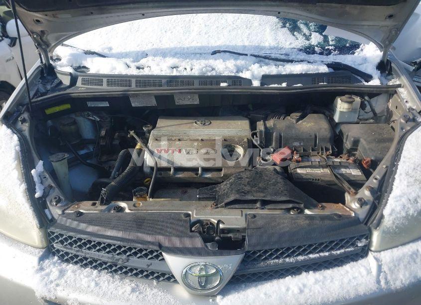 Photo 10 of 2004 Toyota Sienna XLE (VIN 5TDBA22C84S012117)