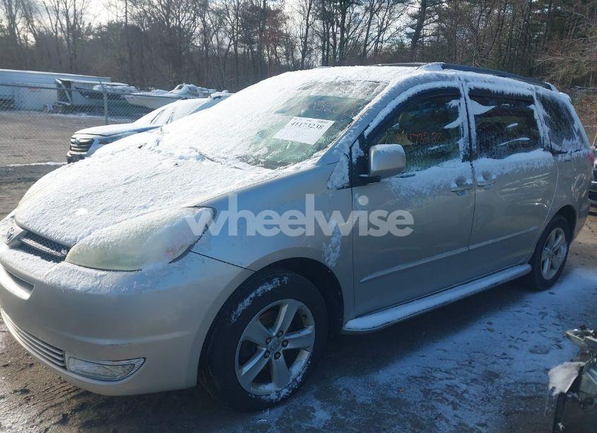Photo 14 of 2004 Toyota Sienna XLE (VIN 5TDBA22C84S012117)