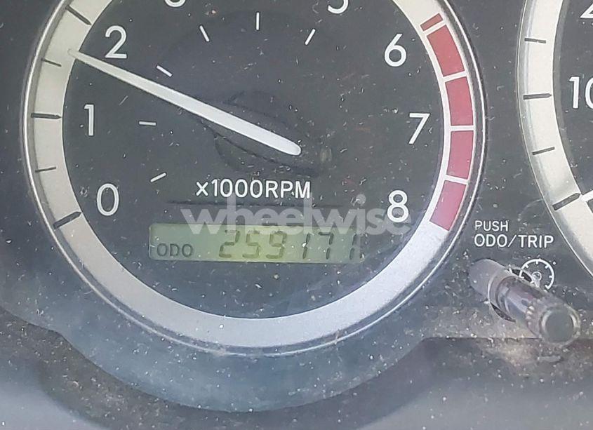Photo 15 of 2004 Toyota Sienna XLE (VIN 5TDBA22C84S012117)
