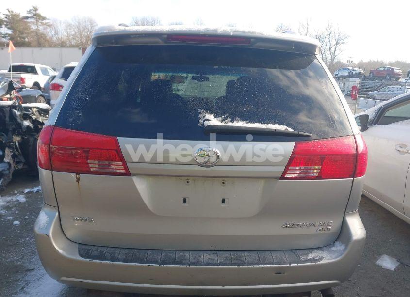 Photo 16 of 2004 Toyota Sienna XLE (VIN 5TDBA22C84S012117)