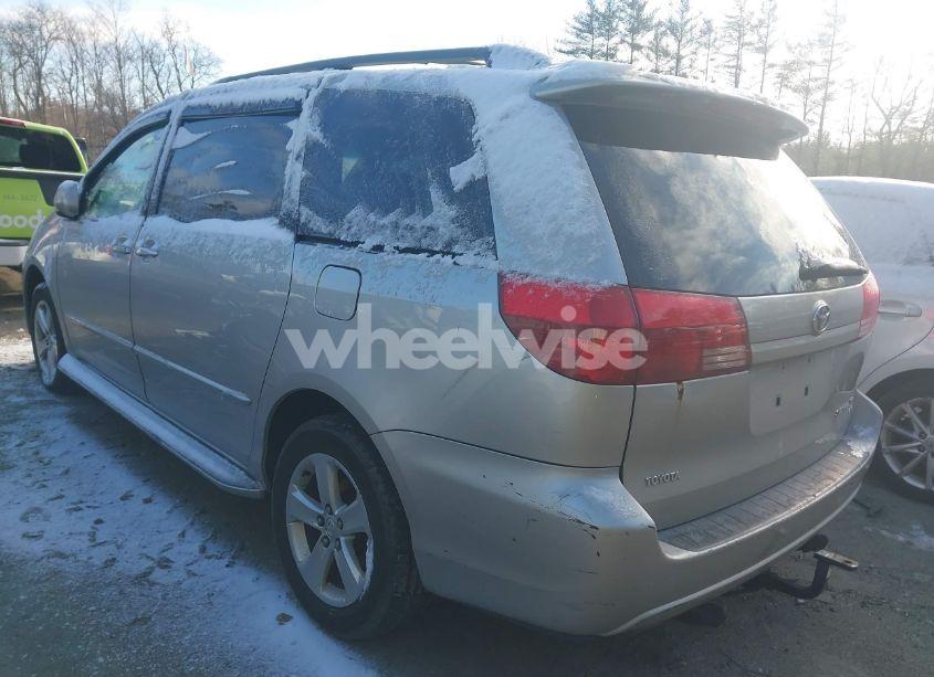 Photo 3 of 2004 Toyota Sienna XLE (VIN 5TDBA22C84S012117)