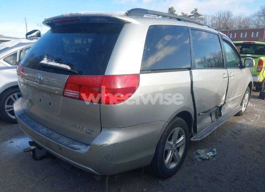 Photo 4 of 2004 Toyota Sienna XLE (VIN 5TDBA22C84S012117)