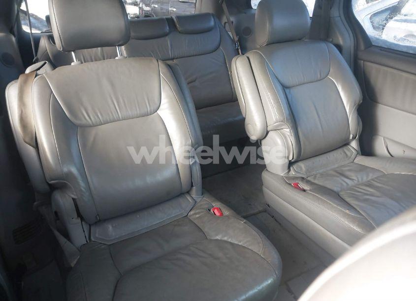 Photo 8 of 2004 Toyota Sienna XLE (VIN 5TDBA22C84S012117)